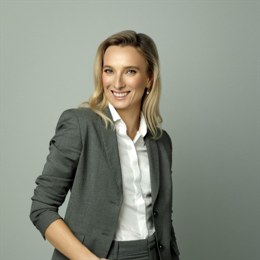 美股前瞻 | 三大股指期货涨跌不一，凌晨3点特朗普会见普京